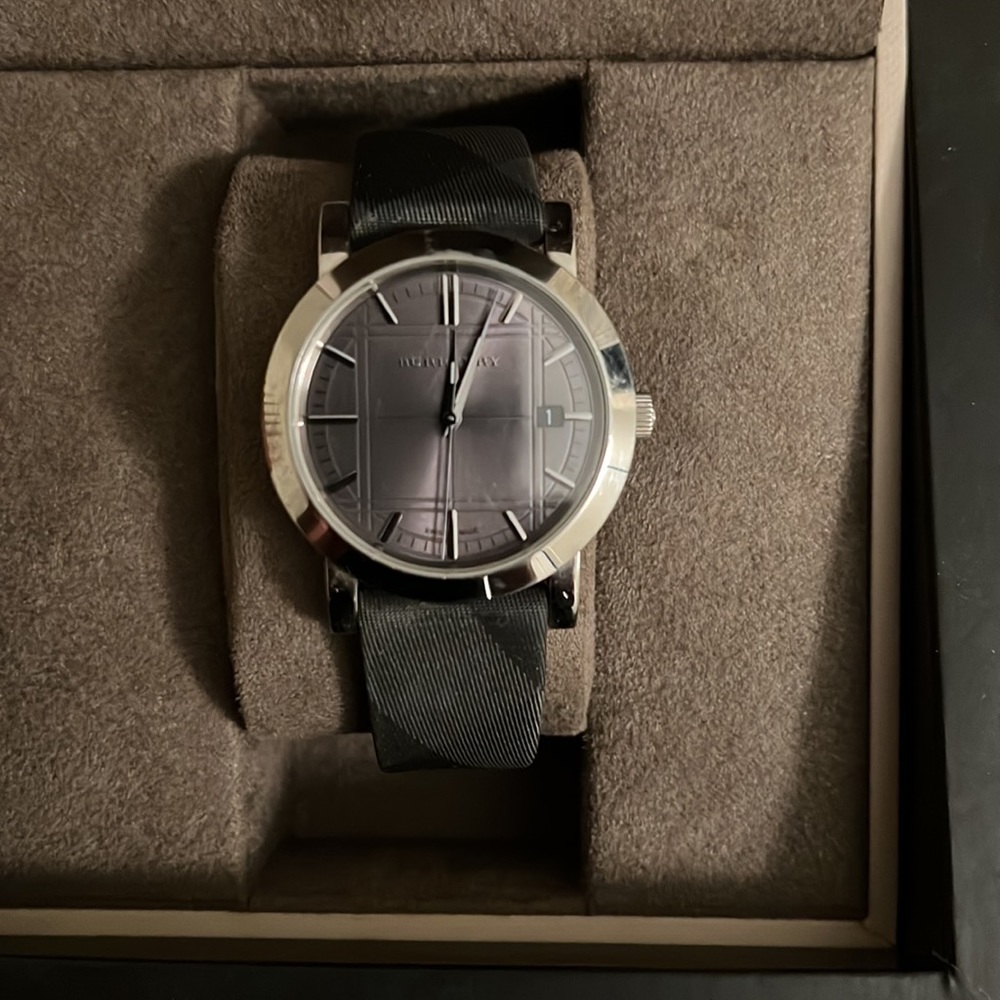 Burberry Black and Grey Watch Mens - Picture 4 of 6